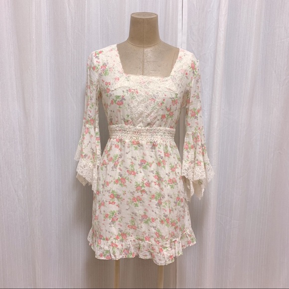 Small floral Japanese dress - Picture 1 of 3